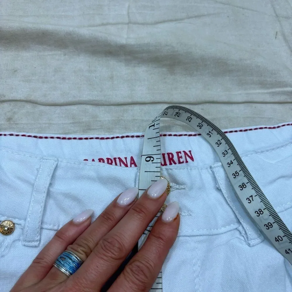 Sabrina Lauren Ladies White Denim Shorts Size 8‎